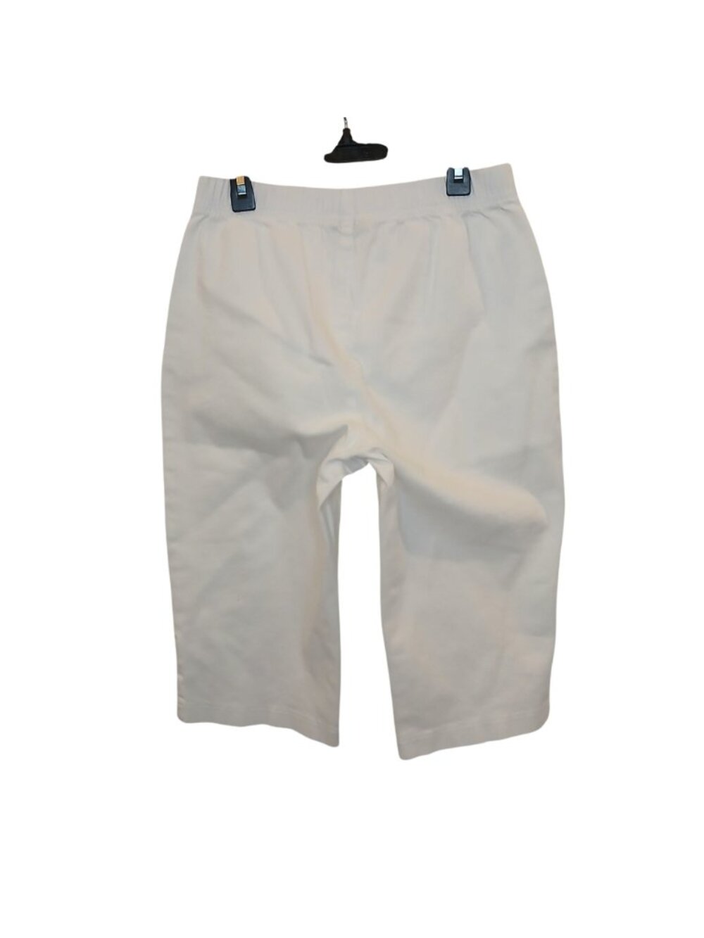 Croft & Barrow Womens White Petite 8P Bermuda Shorts With Button Accents #I-8 - Picture 8 of 8